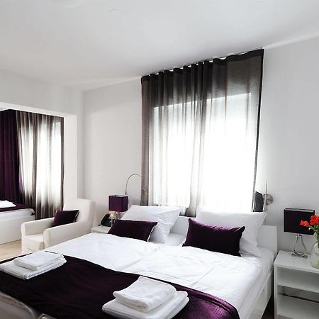 Garni Hotel Azur Любляна Экстерьер фото