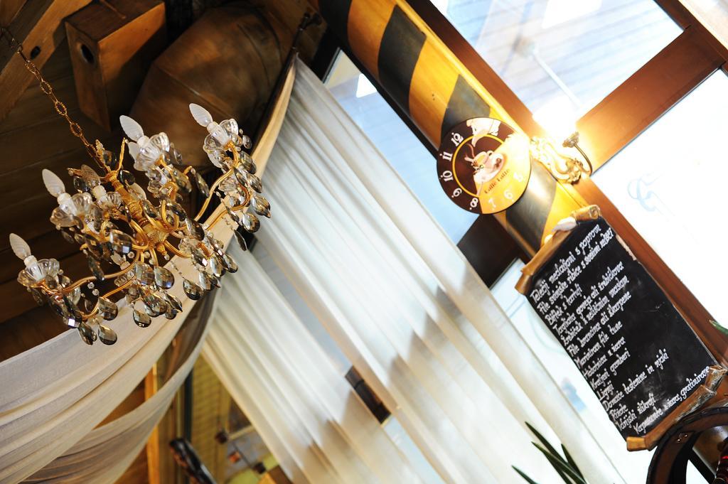 Garni Hotel Azur Любляна Экстерьер фото