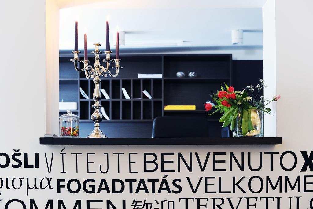 Garni Hotel Azur Любляна Экстерьер фото