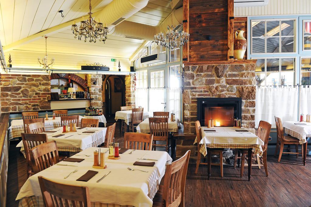 Garni Hotel Azur Любляна Экстерьер фото