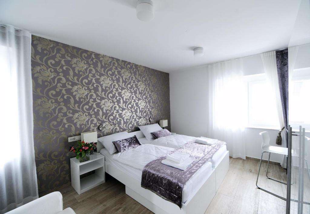 Garni Hotel Azur Любляна Номер фото